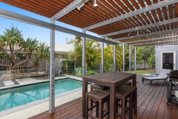Casuarina Surfbreak Beach House with Pool
