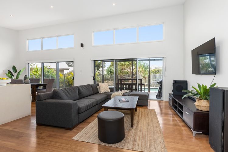 Casuarina Surfbreak Beach House with Pool