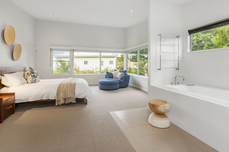 Casuarina Surfbreak Beach House with Pool
