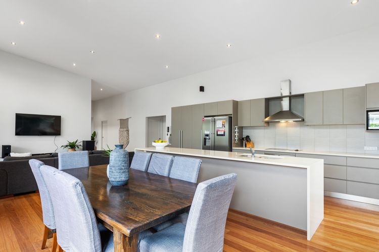 Casuarina Surfbreak Beach House with Pool