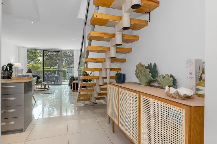 Beachside Haven Modern Townhouse with Pool