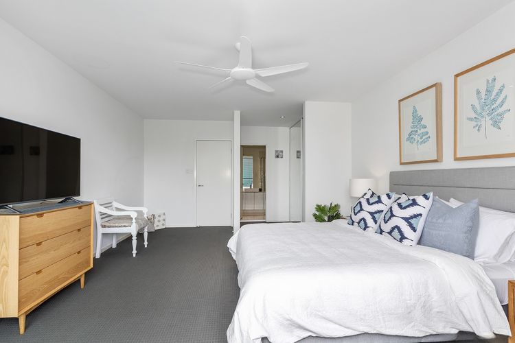 Beachside Haven Modern Townhouse with Pool