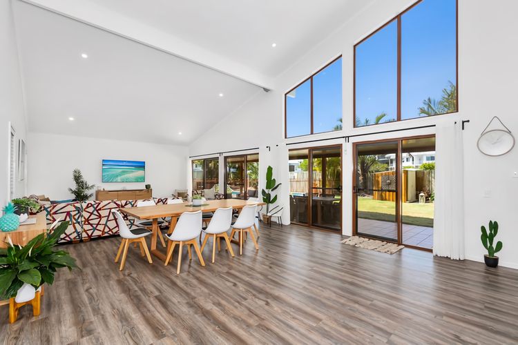 Coastal Soul –  Pet Friendly, Family Entertainer with Pool