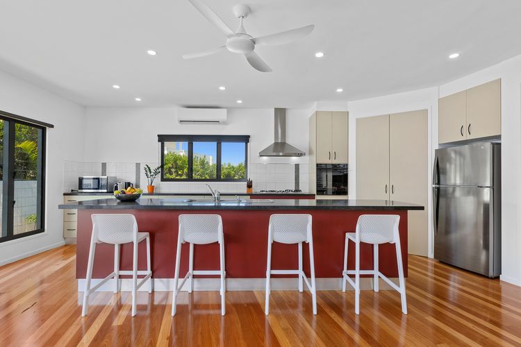 Beach House On Ebony – Casuarina