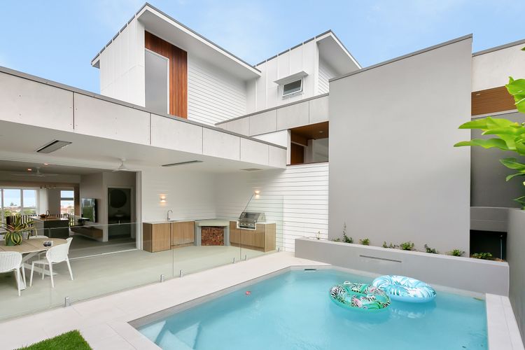 Luxe Paradise with sweeping Ocean Views & Pool