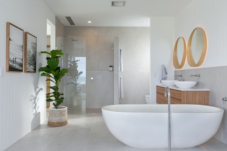 Luxe Paradise with sweeping Ocean Views & Pool