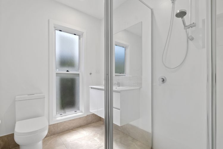 The Beachside Sanctuary -500m from Beach with Pool & Heated Spa