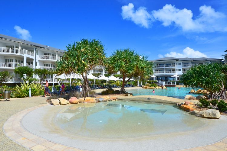 Resort on the Beach 5114/15 with resort Pool