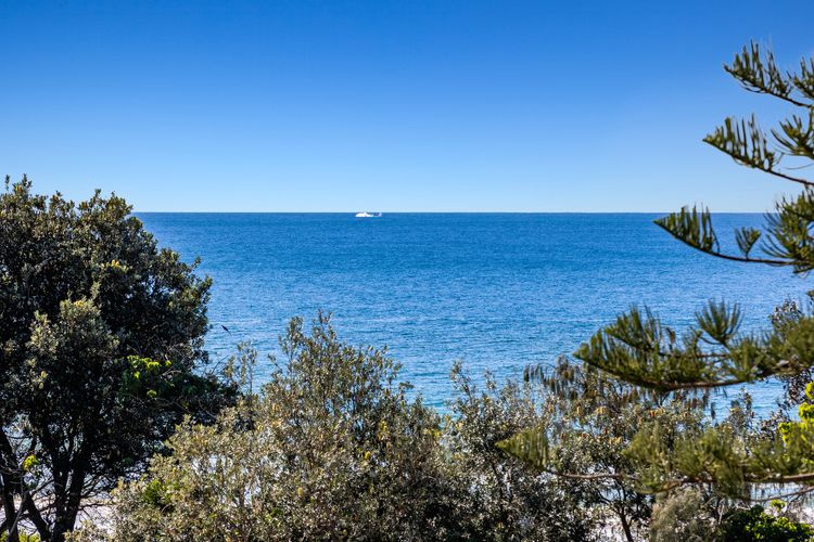 Sunrise by the Sea 5 – Oceanview Apartment