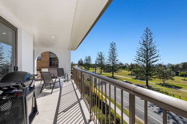 Sunrise by the Sea 5 – Oceanview Apartment