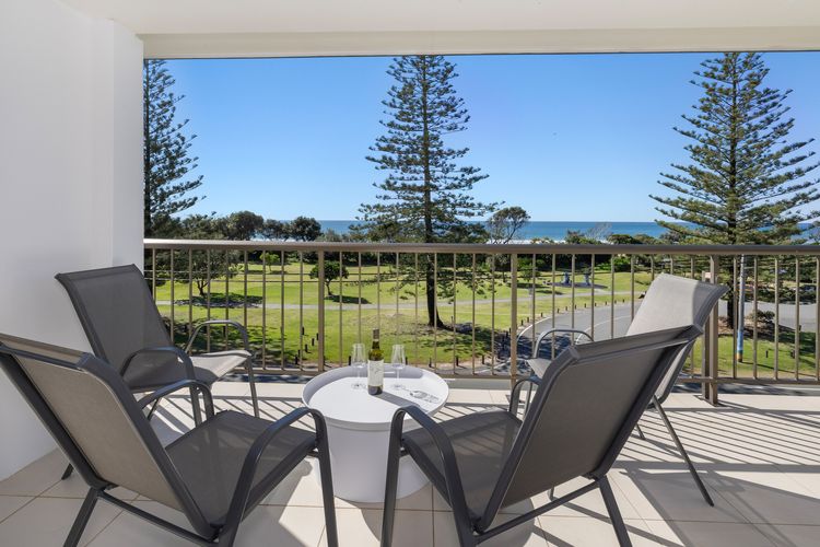 Sunrise by the Sea 5 – Oceanview Apartment