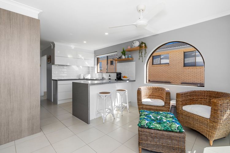 Sunrise by the Sea 5 – Oceanview Apartment