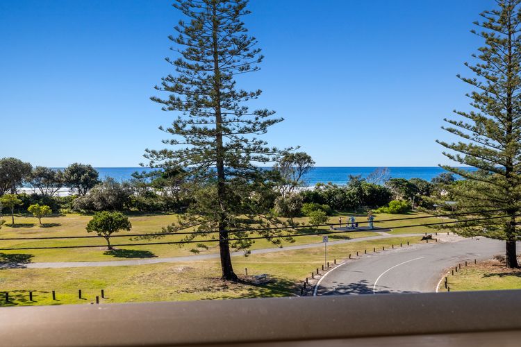 Sunrise by the Sea 5 – Oceanview Apartment