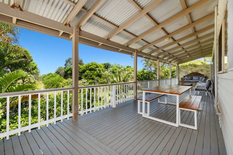 Classic Beach House on Surfside – Pet Friendly