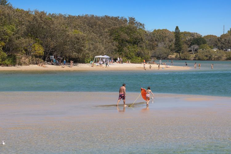 Classic Beach House on Surfside – Pet Friendly