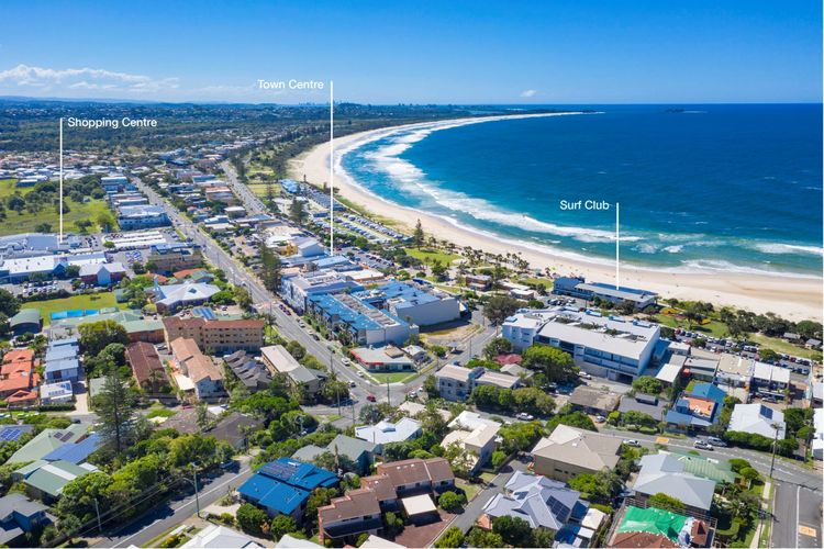 Luxe on the Beach – Coastal Elegance with Rooftop