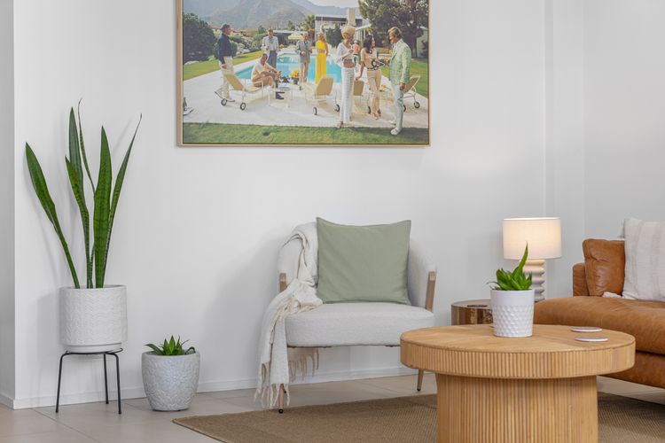 Luxe on the Beach – Coastal Elegance with Rooftop