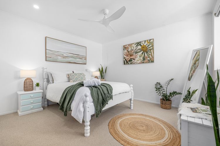 Luxe on the Beach – Coastal Elegance with Rooftop