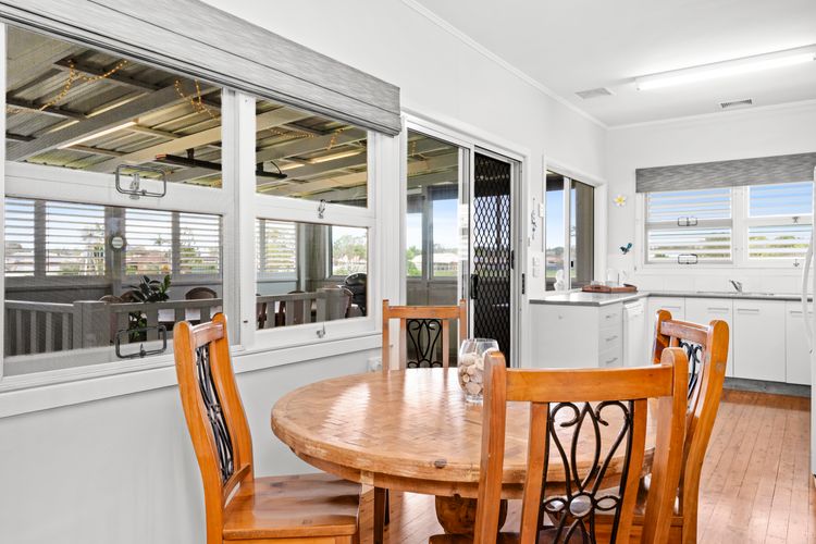 Pacific Waves – Pet Friendly Original Beach House