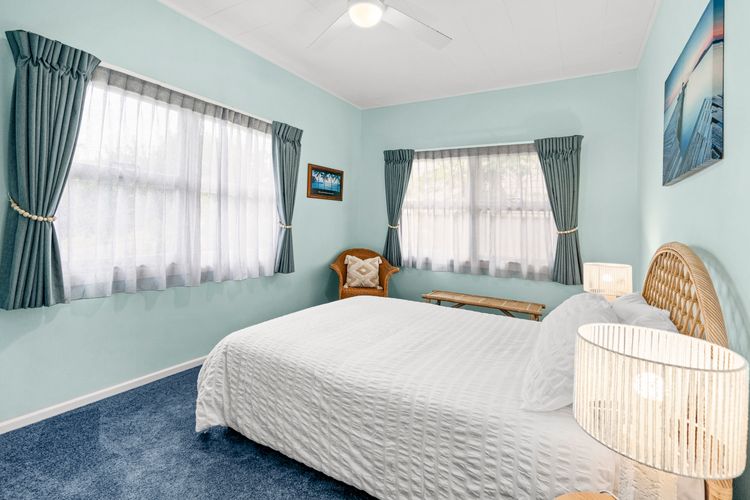 Pacific Waves – Pet Friendly Original Beach House