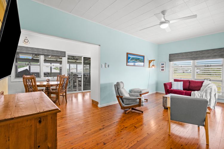 Pacific Waves – Pet Friendly Original Beach House