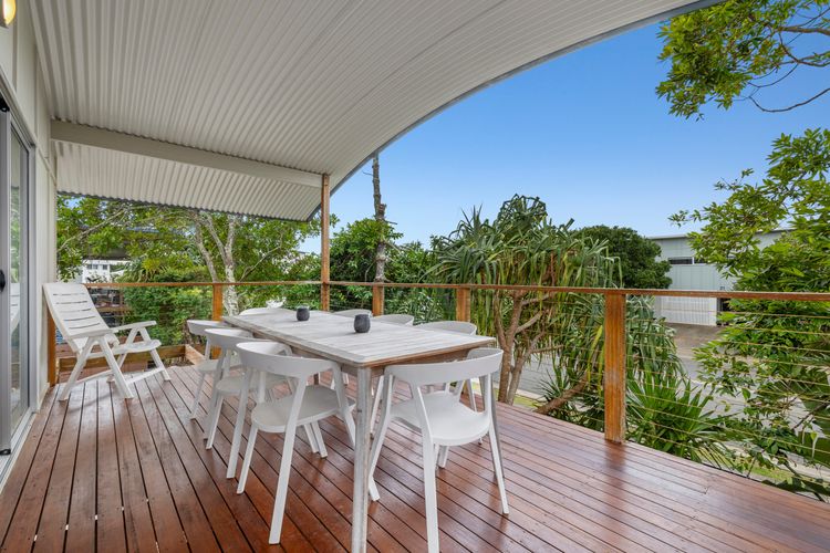 Beach Shacks 1 – 240m to Beach with Pool, Spa and Bbq