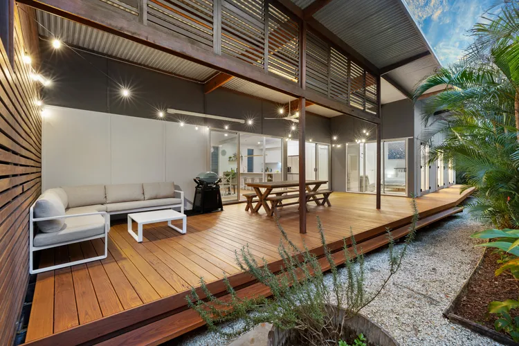 The Beach Casa – 300m to Beach!