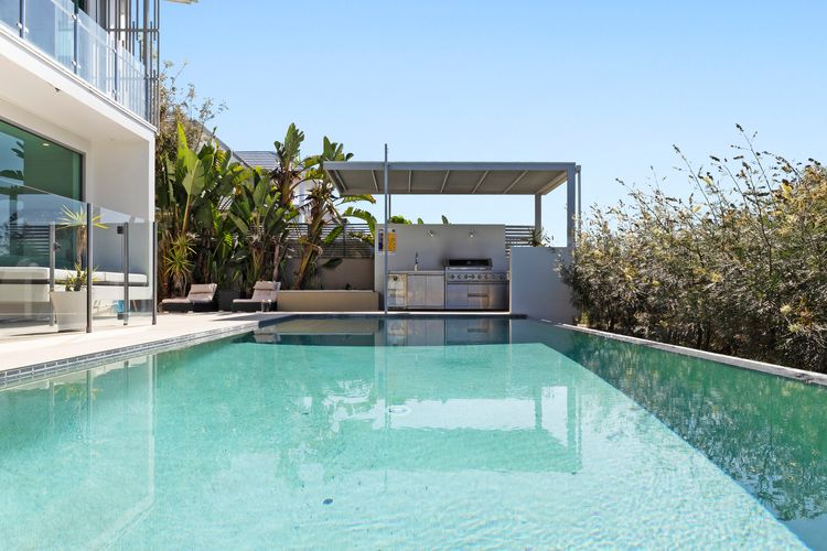 Salt Beach Escape – Coastal Reserve views and Pool