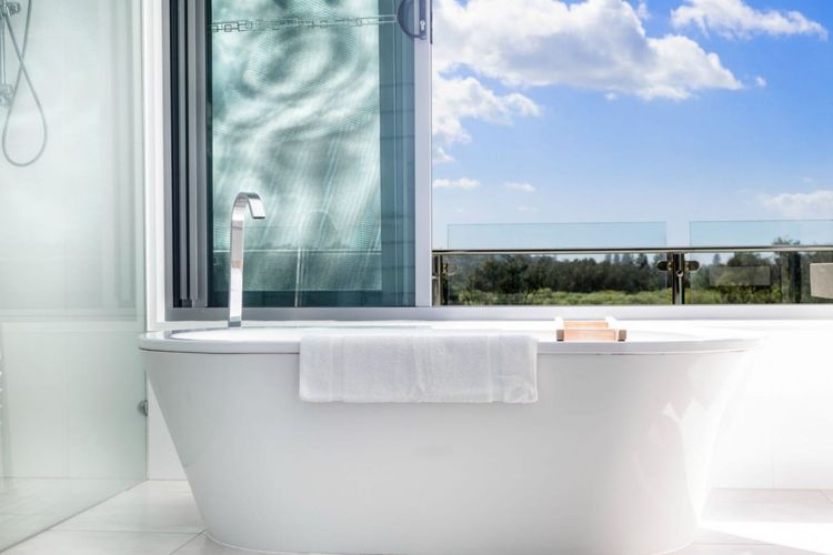 Salt Beach Escape – Coastal Reserve views and Pool