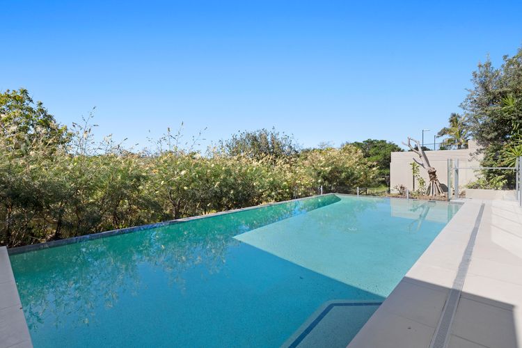 Salt Beach Escape – Coastal Reserve views and Pool