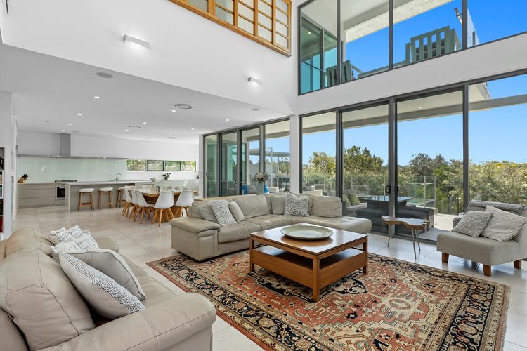 Salt Beach Escape – Coastal Reserve views and Pool