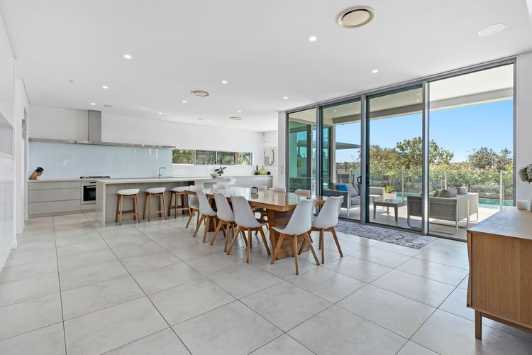 Salt Beach Escape – Coastal Reserve views and Pool