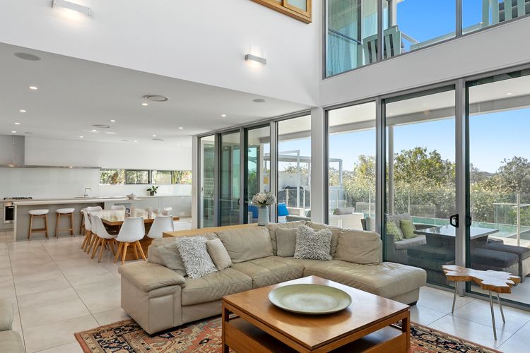 Salt Beach Escape – Coastal Reserve views and Pool