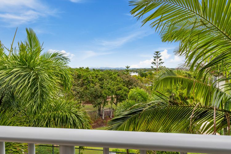 Resort & Spa 8321/22 – with Hinterland Views