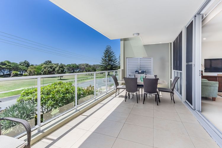 Ming 3 – Beachfront on Marine Parade