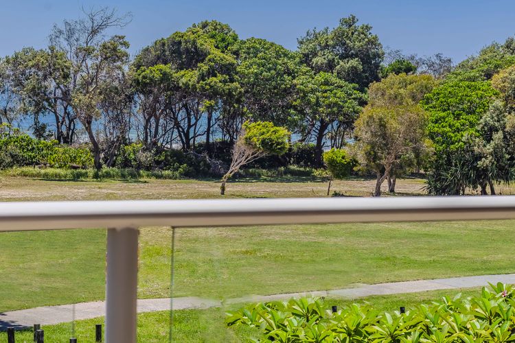 Ming 3 – Beachfront on Marine Parade