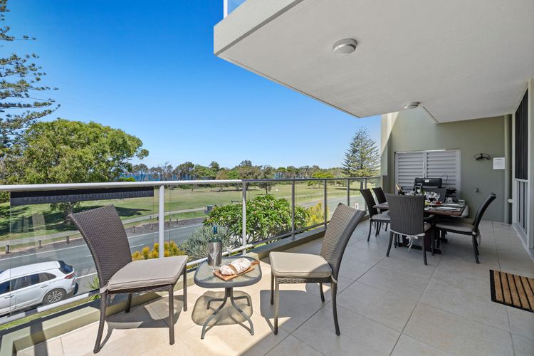 Ming 3 – Beachfront on Marine Parade