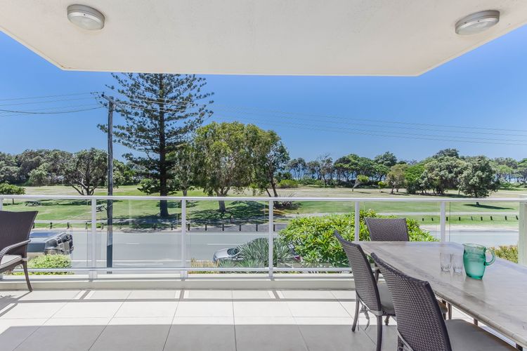 Ming 3 – Beachfront on Marine Parade