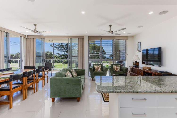 Ming 3 – Beachfront on Marine Parade