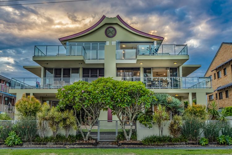 Ming 3 – Beachfront on Marine Parade