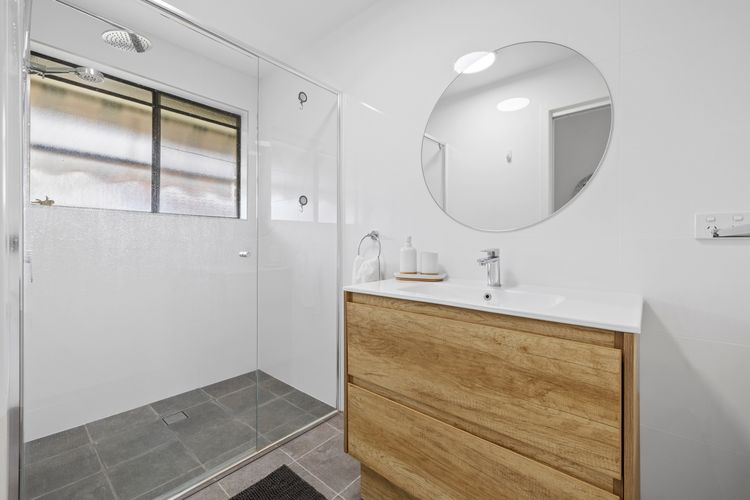 Marlin Manor – Pet Friendly Home 600m to Beach