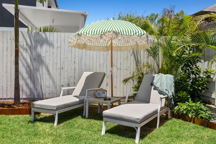 Pearl House – Coastal Luxury Retreat with Pool