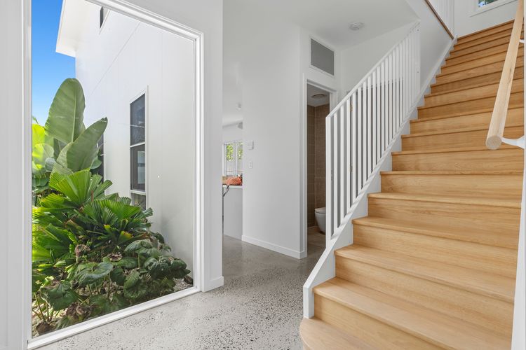 Pearl House – Coastal Luxury Retreat with Pool