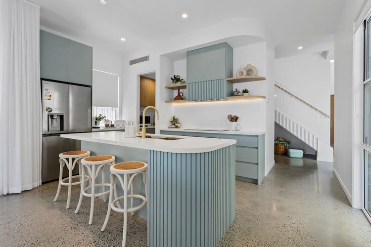 Pearl House – Coastal Luxury Retreat with Pool