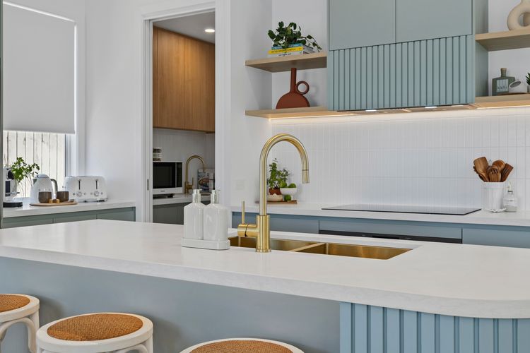 Pearl House – Coastal Luxury Retreat with Pool