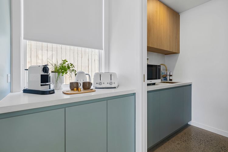 Pearl House – Coastal Luxury Retreat with Pool