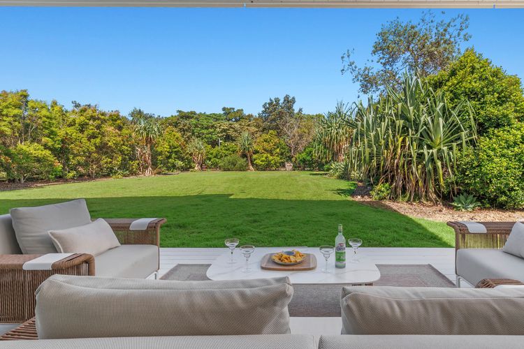 Cylinder Shores – Luxury Beachfront Home