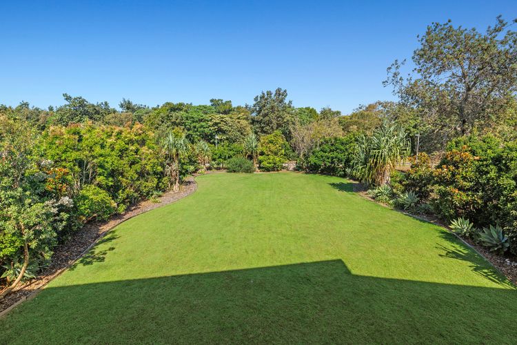 Cylinder Shores – Luxury Beachfront Home