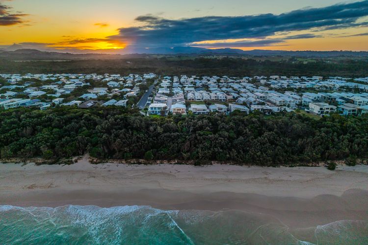 Cylinder Shores – Luxury Beachfront Home