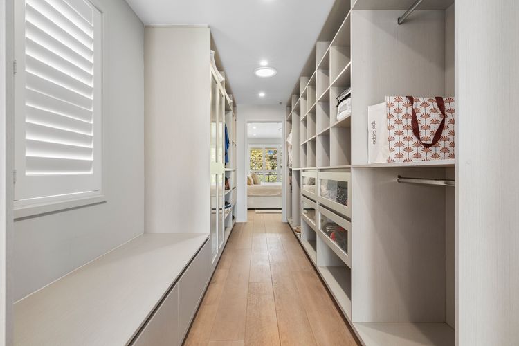 Cylinder Shores – Luxury Beachfront Home